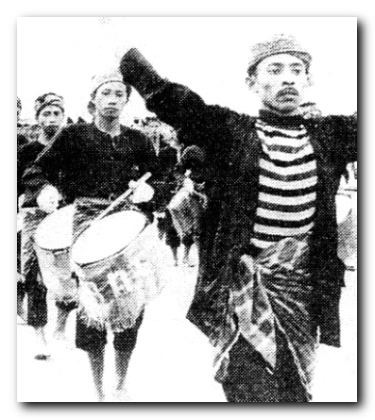 Ansor drum bands, such as the one pictured here in East Java, were commonly used as a show of force by NU against PKI mobilisation/ Anam, Choirul, Pertumbuhan dan Perkembangan Nahdlatul Ulama, Jatayu Sala, Solo, 1985