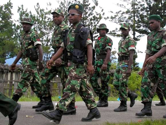 munro-05karnavaltentara.jpg munro-05karnavaltentara.jpg