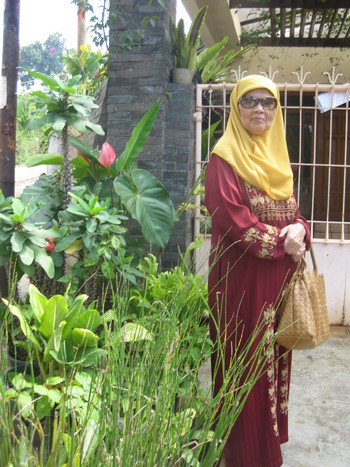 A strong woman: Ibu Ratna Suminar, widowed more than 40 years ago, raised her three children alone and saved to buy her own house / Nina Nurmila When there is no husband